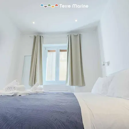 Sapri 29, Terre Marine 3* La Spezia